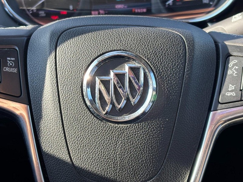 Buick Encore Vehicle Full-screen Gallery Image 19