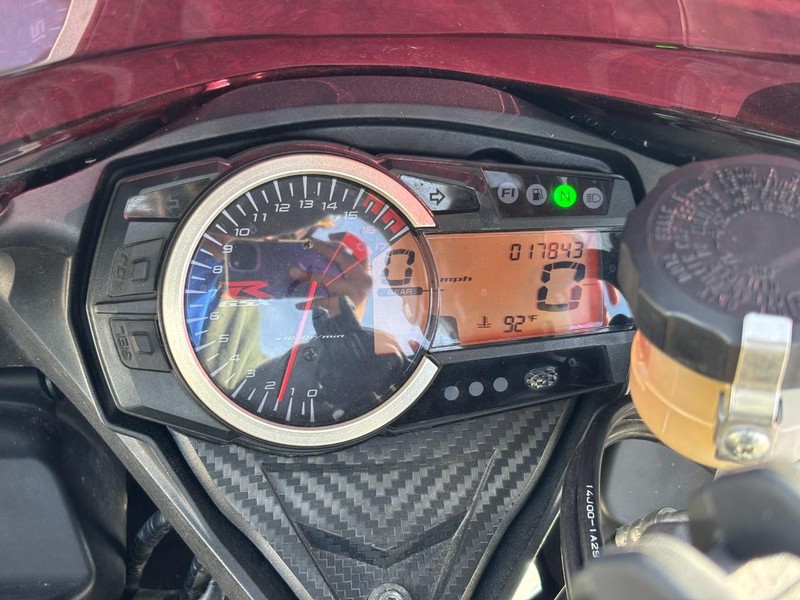 Suzuki Vehicle Full-screen Gallery Image 5