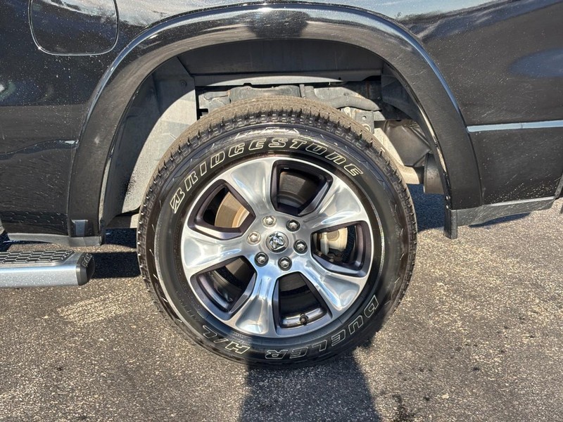 Ram 1500 Vehicle Full-screen Gallery Image 9