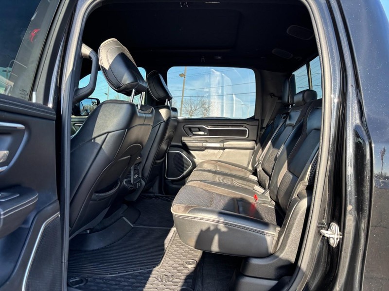 Ram 1500 Vehicle Full-screen Gallery Image 10