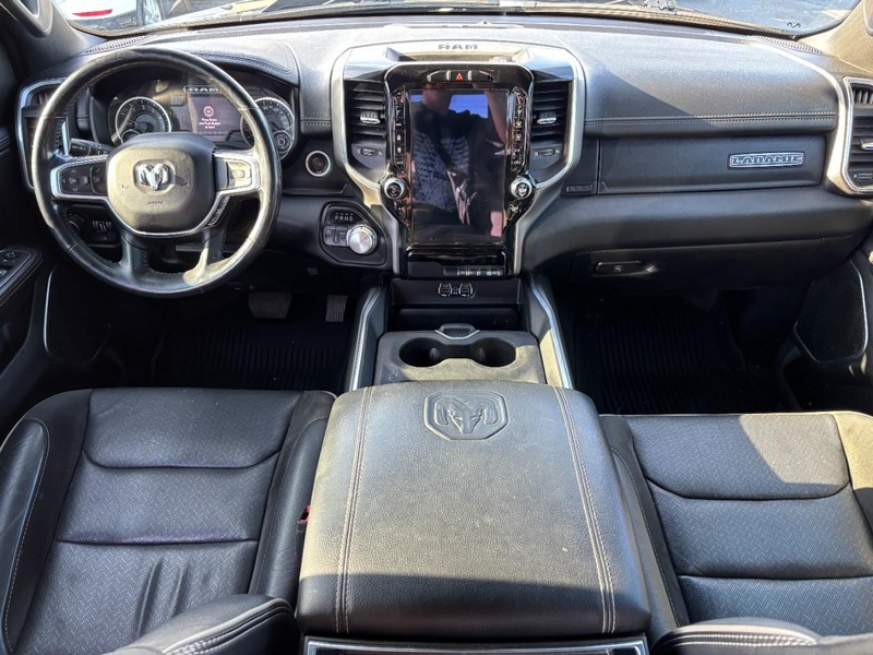 Ram 1500 Vehicle Full-screen Gallery Image 11