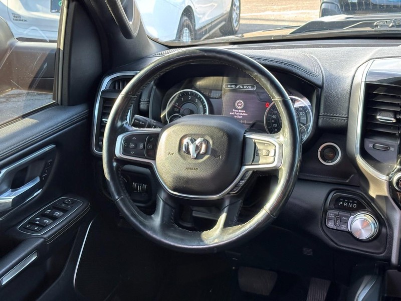 Ram 1500 Vehicle Full-screen Gallery Image 12