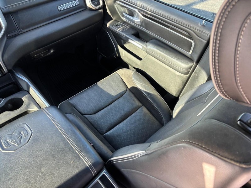 Ram 1500 Vehicle Full-screen Gallery Image 14