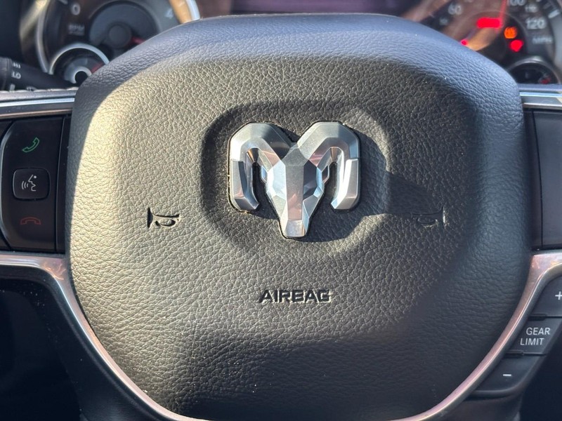 Ram 1500 Vehicle Full-screen Gallery Image 19