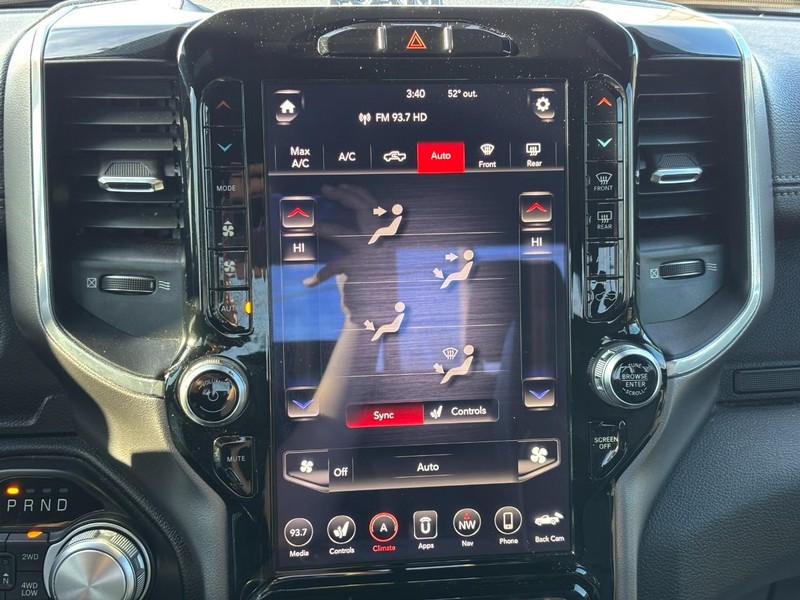 Ram 1500 Vehicle Full-screen Gallery Image 22