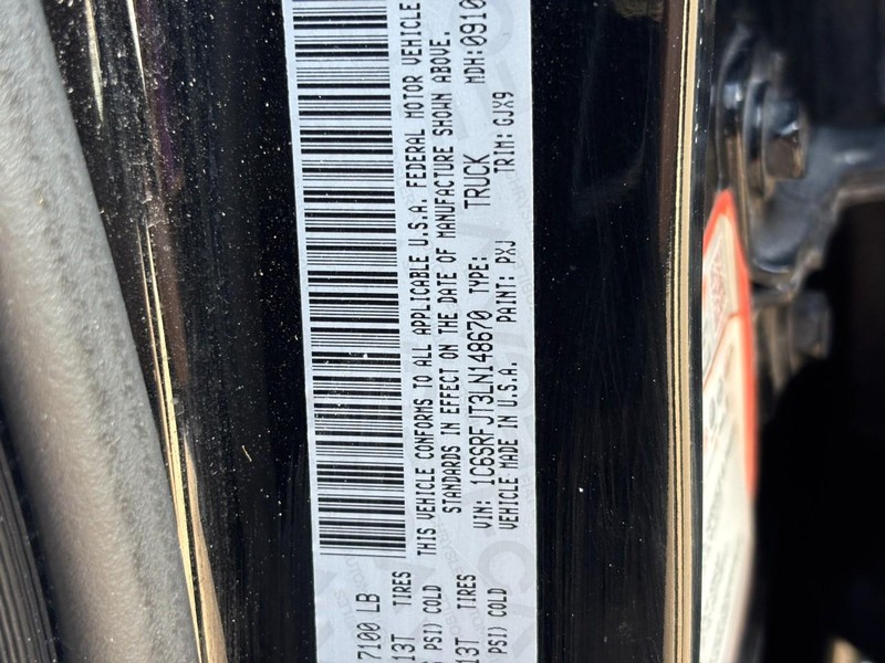 Ram 1500 Vehicle Full-screen Gallery Image 24