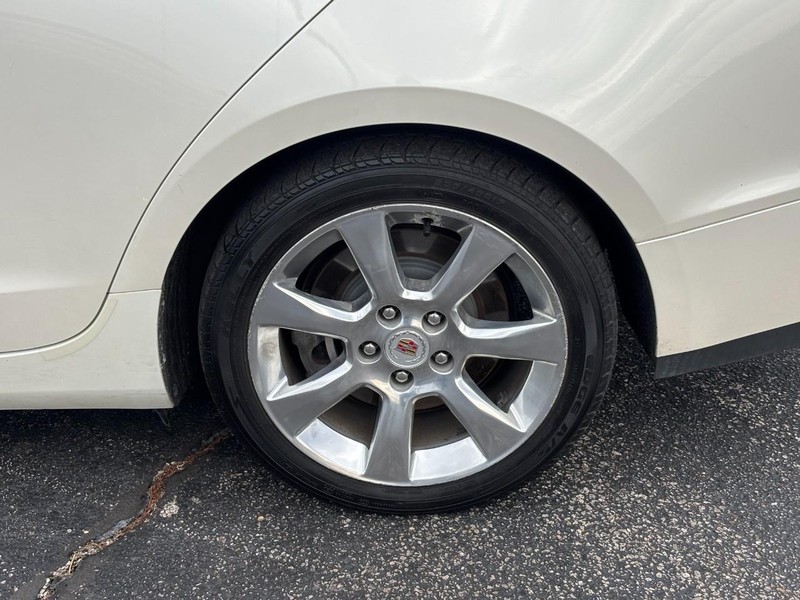 Cadillac ATS Vehicle Full-screen Gallery Image 9