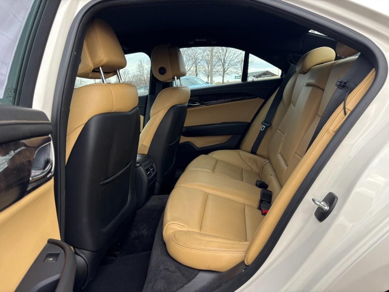 Cadillac ATS Vehicle Full-screen Gallery Image 10