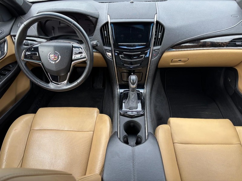 Cadillac ATS Vehicle Full-screen Gallery Image 11