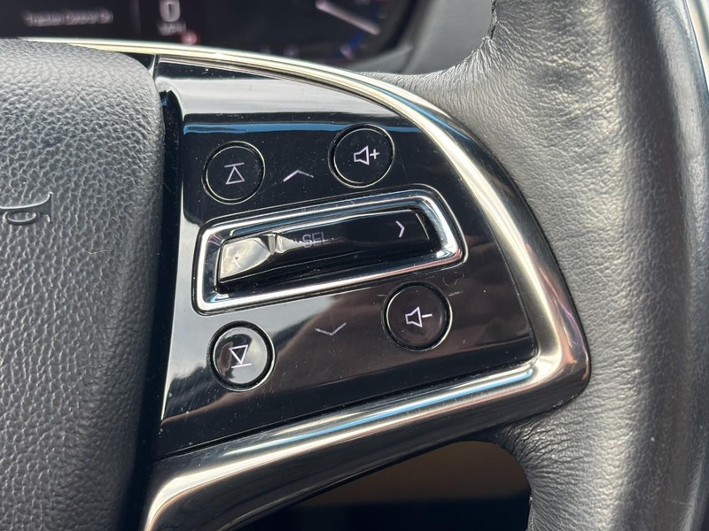 Cadillac ATS Vehicle Full-screen Gallery Image 19