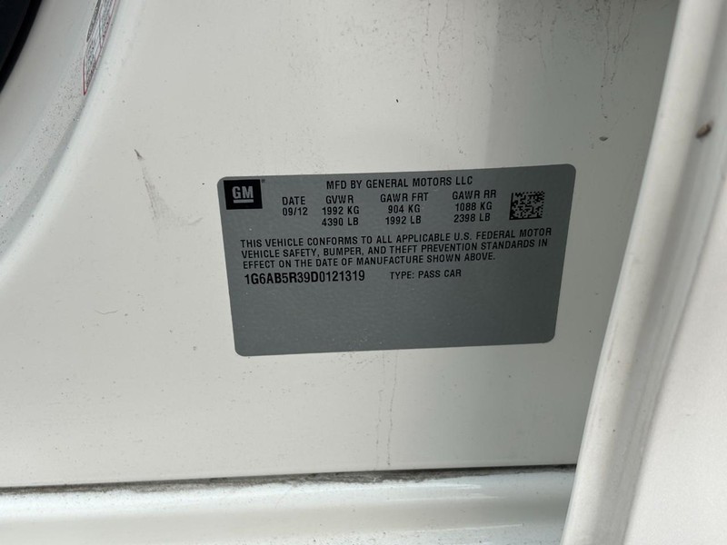 Cadillac ATS Vehicle Full-screen Gallery Image 24