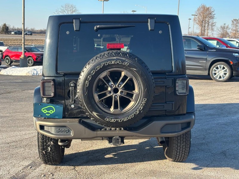 Jeep Wrangler Unlimited Vehicle Full-screen Gallery Image 4