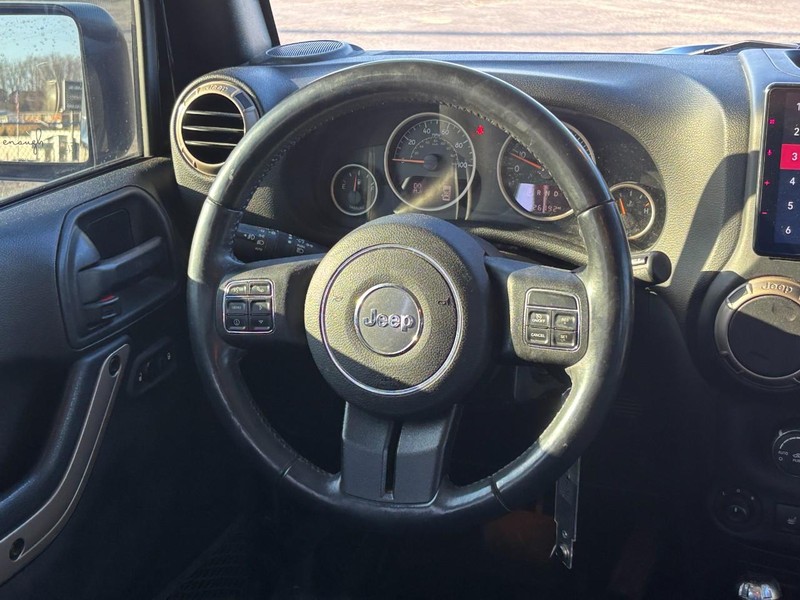 Jeep Wrangler Unlimited Vehicle Full-screen Gallery Image 11