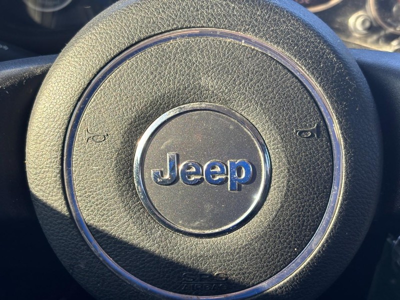 Jeep Wrangler Unlimited Vehicle Full-screen Gallery Image 17