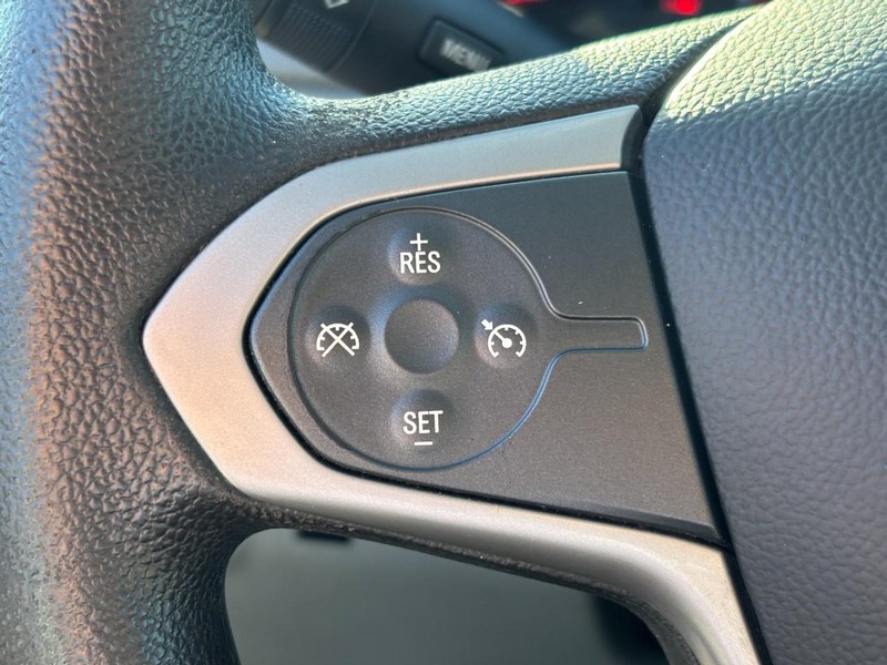 GMC Canyon Vehicle Full-screen Gallery Image 16