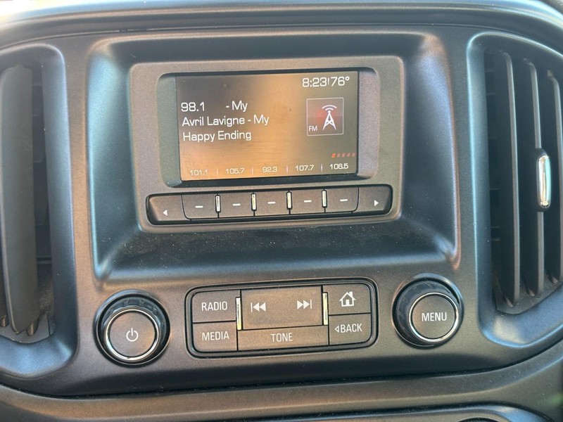 GMC Canyon Vehicle Full-screen Gallery Image 19