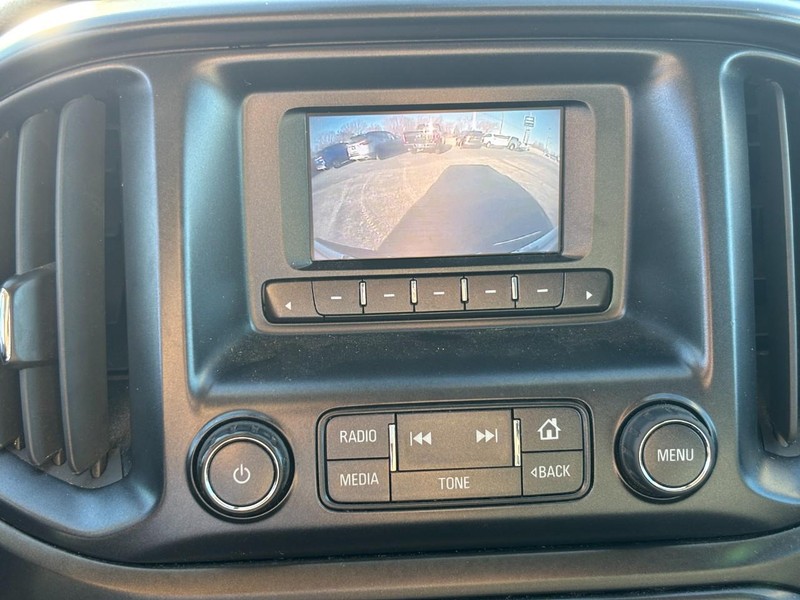 GMC Canyon Vehicle Full-screen Gallery Image 20