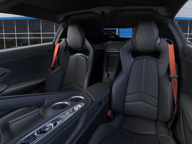 Chevrolet Corvette Vehicle Full-screen Gallery Image 16