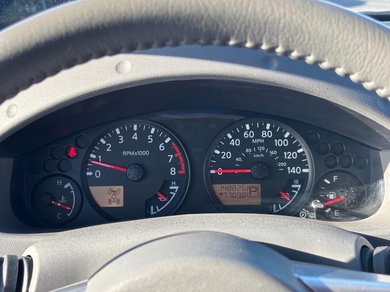 Nissan Frontier Vehicle Full-screen Gallery Image 20