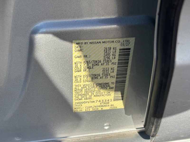 Nissan Frontier Vehicle Full-screen Gallery Image 23