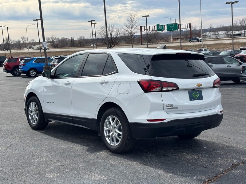 Chevrolet Equinox Vehicle Full-screen Gallery Image 03