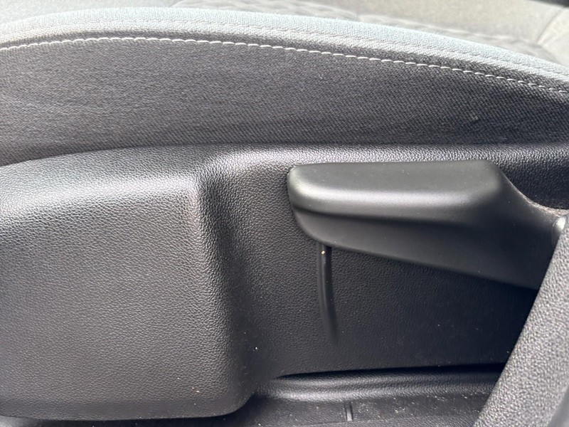 Chevrolet Equinox Vehicle Full-screen Gallery Image 15