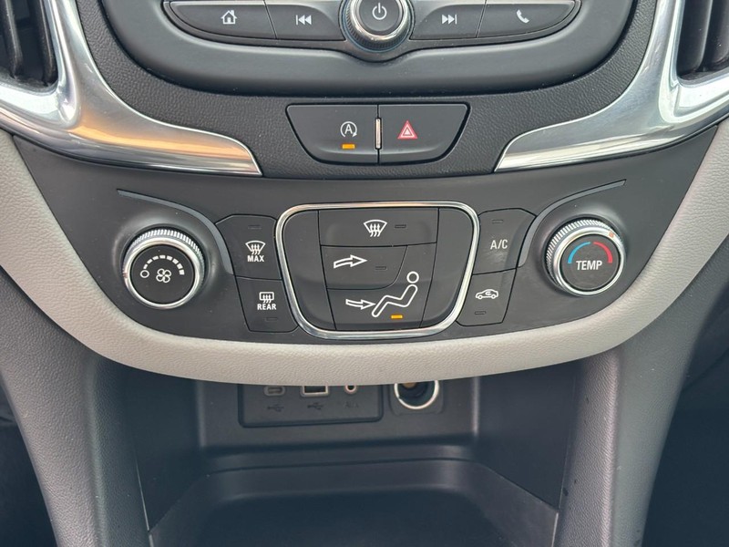 Chevrolet Equinox Vehicle Full-screen Gallery Image 24