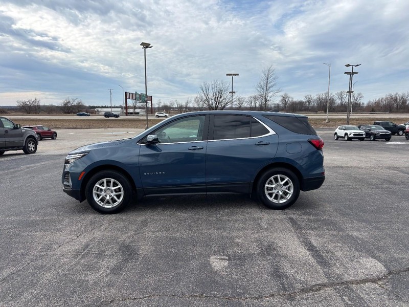 Chevrolet Equinox Vehicle Full-screen Gallery Image 2