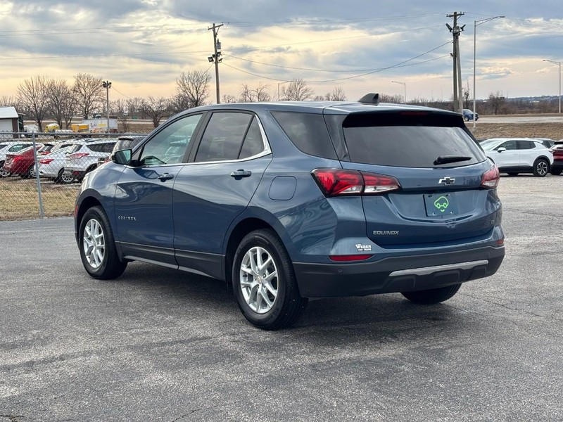 Chevrolet Equinox Vehicle Full-screen Gallery Image 3