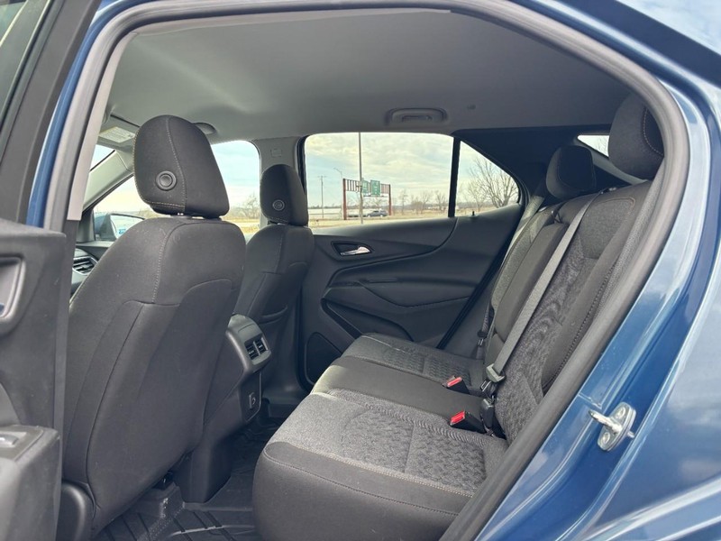 Chevrolet Equinox Vehicle Full-screen Gallery Image 10