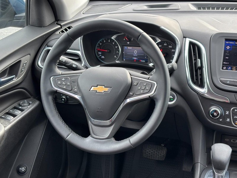 Chevrolet Equinox Vehicle Full-screen Gallery Image 12
