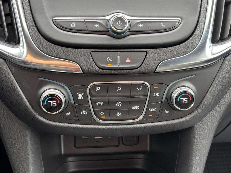 Chevrolet Equinox Vehicle Full-screen Gallery Image 25