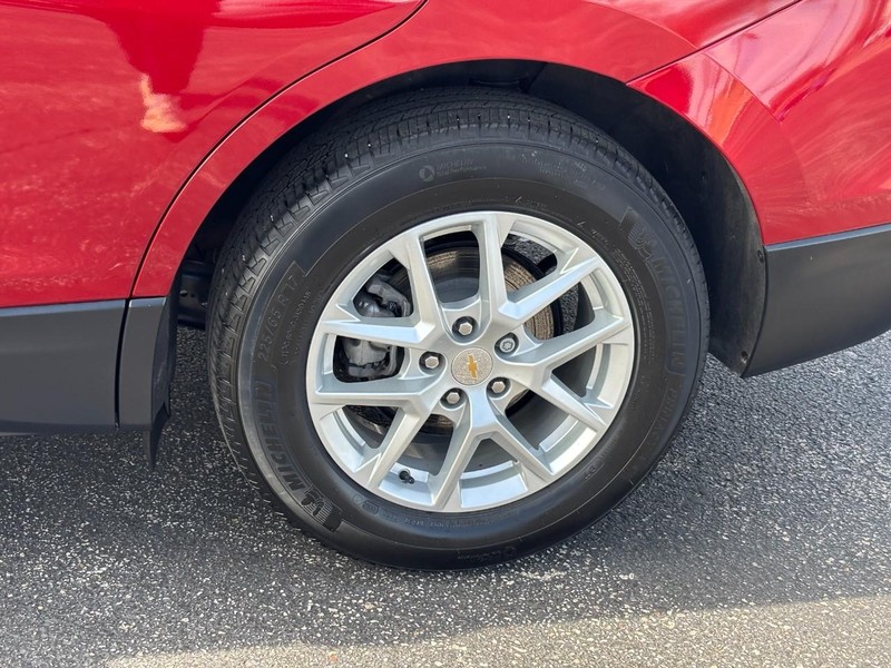 Chevrolet Equinox Vehicle Full-screen Gallery Image 09