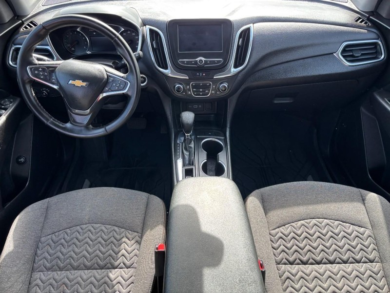 Chevrolet Equinox Vehicle Full-screen Gallery Image 11