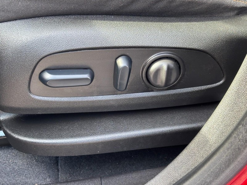 Chevrolet Equinox Vehicle Full-screen Gallery Image 15