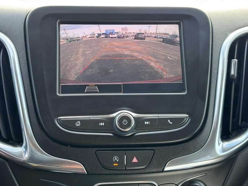Chevrolet Equinox Vehicle Full-screen Gallery Image 23