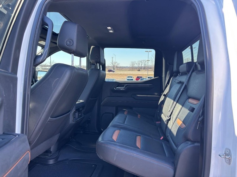 GMC Sierra 1500 Vehicle Full-screen Gallery Image 10