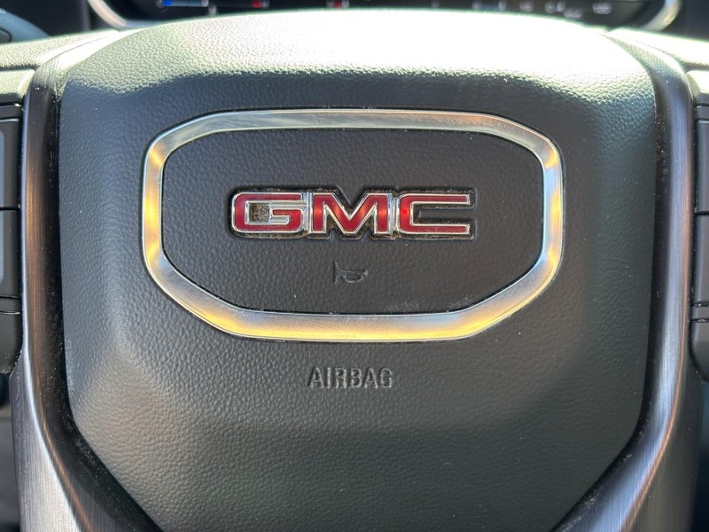 GMC Sierra 1500 Vehicle Full-screen Gallery Image 19