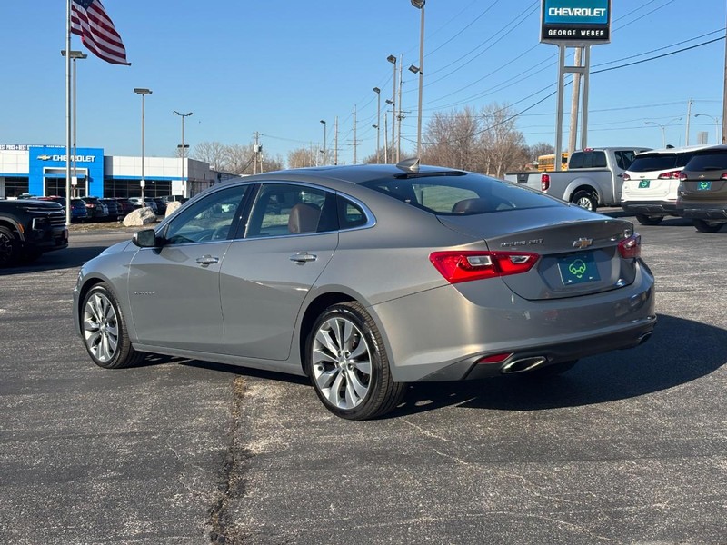 Chevrolet Malibu Vehicle Full-screen Gallery Image 3