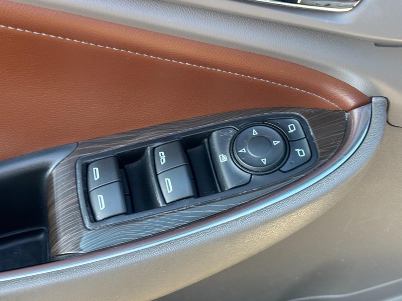 Chevrolet Malibu Vehicle Full-screen Gallery Image 16