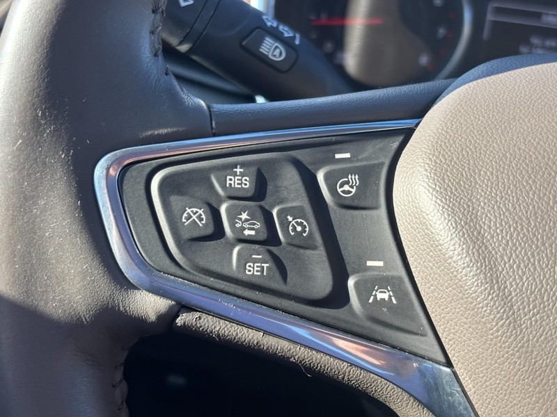 Chevrolet Malibu Vehicle Full-screen Gallery Image 18