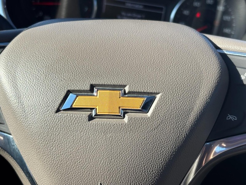 Chevrolet Malibu Vehicle Full-screen Gallery Image 19