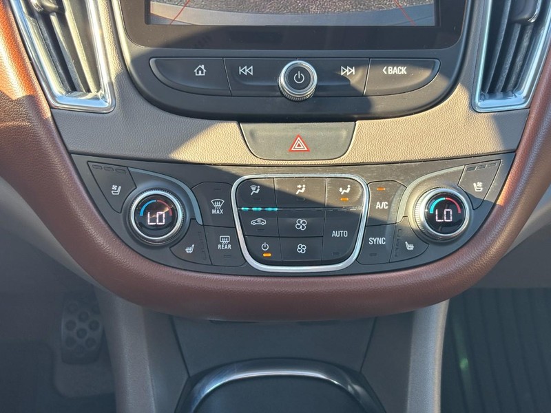 Chevrolet Malibu Vehicle Full-screen Gallery Image 25