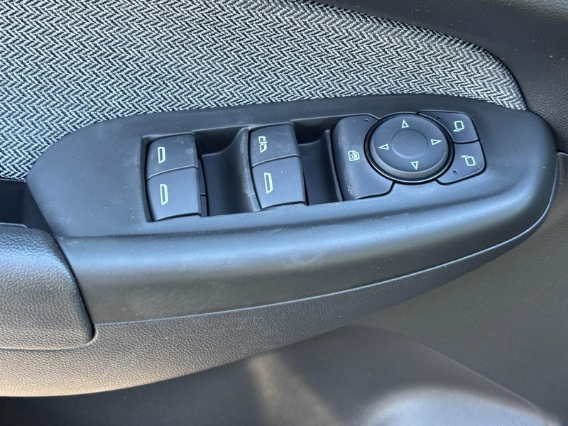 Chevrolet TrailBlazer Vehicle Full-screen Gallery Image 11