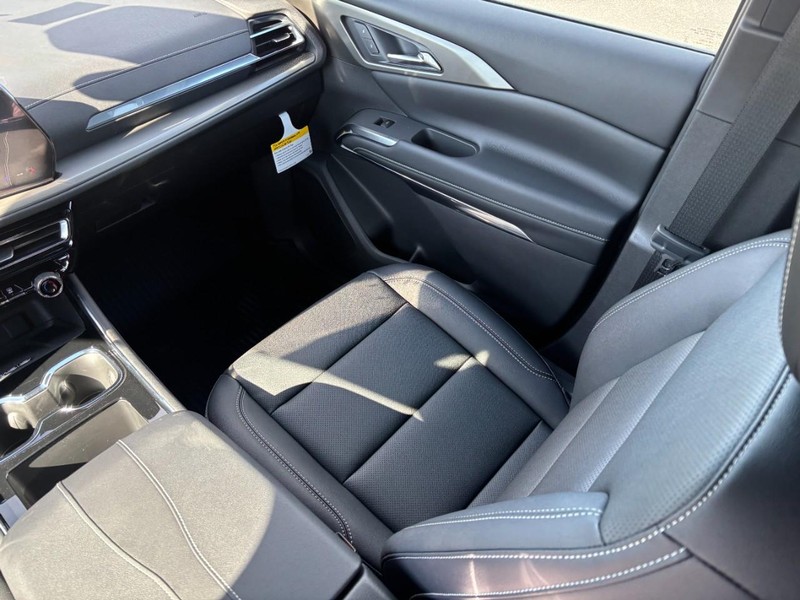 Chevrolet Traverse Vehicle Full-screen Gallery Image 10