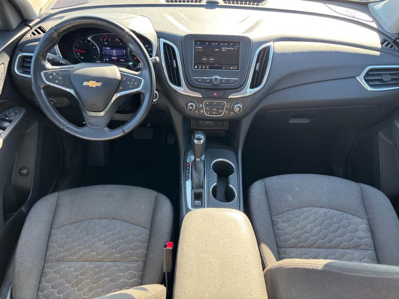 Chevrolet Equinox Vehicle Full-screen Gallery Image 11