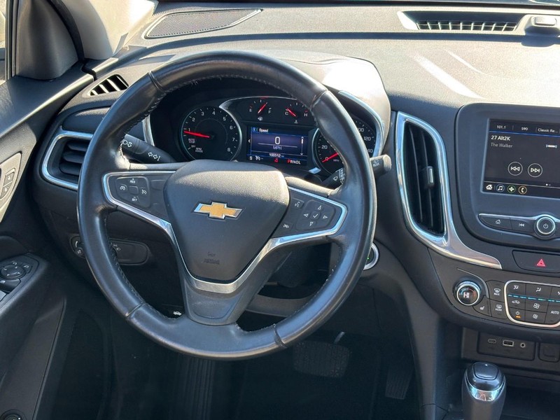 Chevrolet Equinox Vehicle Full-screen Gallery Image 12