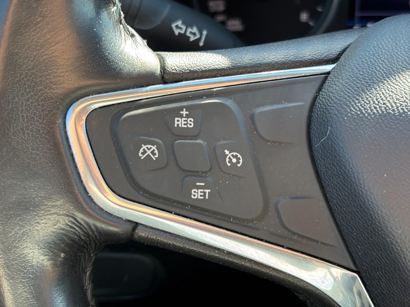 Chevrolet Equinox Vehicle Full-screen Gallery Image 17