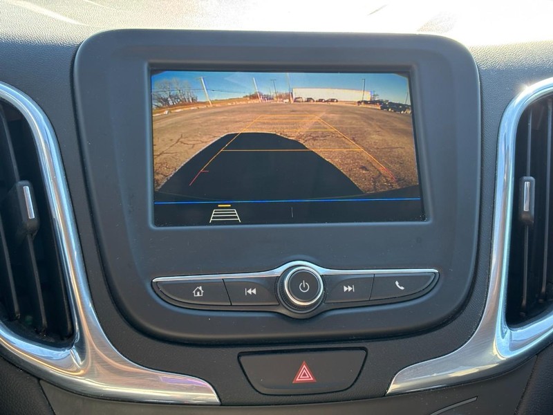 Chevrolet Equinox Vehicle Full-screen Gallery Image 22