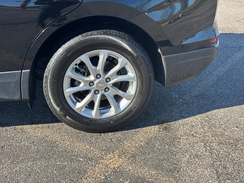 Chevrolet Equinox Vehicle Full-screen Gallery Image 09